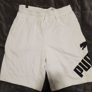 Puma sweat shorts (medium)